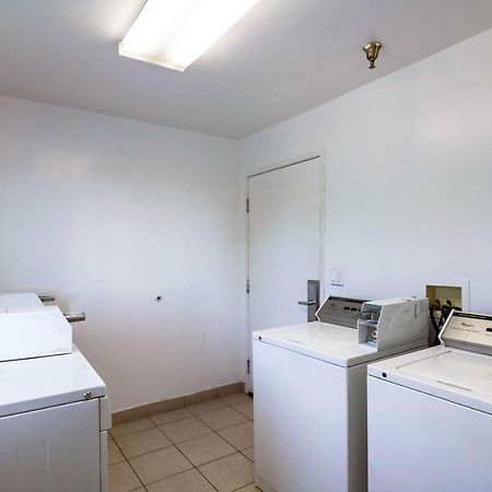 Motel 6 Monterey Park Eksteriør billede