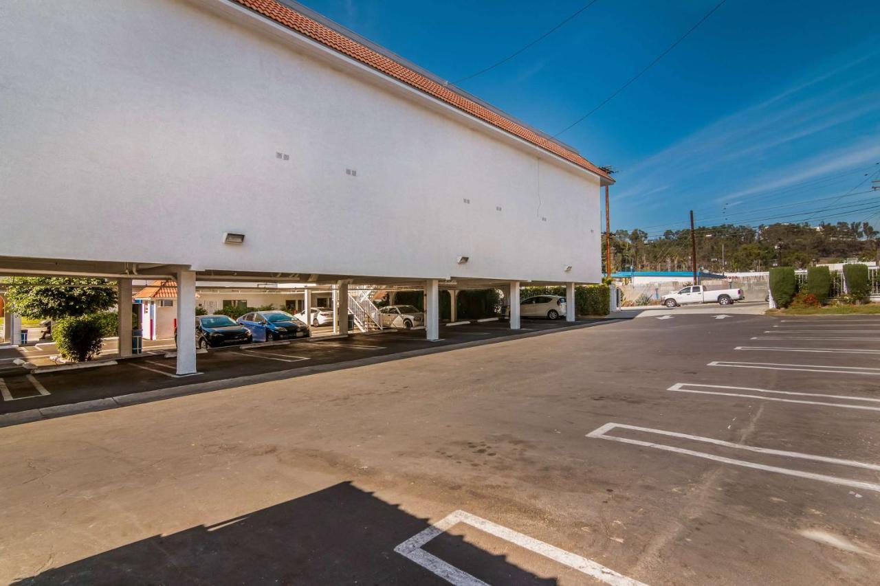 Motel 6 Monterey Park Eksteriør billede